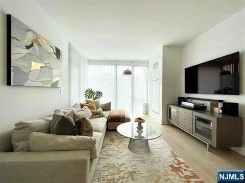 9 Ave At Port Imperial 721, West New York, NJ 07093