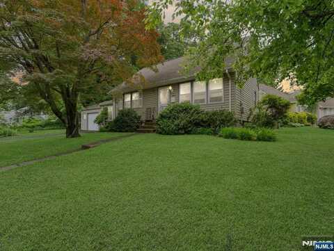 44 Farmingdale Avenue, Bloomfield, NJ 07003