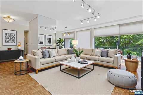4 Horizon 416, Fort Lee, NJ 07024