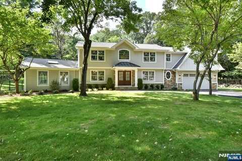 20 Van Schaik Lane, Wyckoff, NJ 07481
