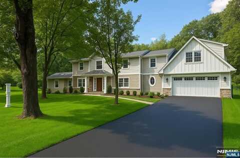 20 Van Schaik Lane, Wyckoff, NJ 07481