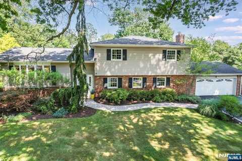535 Richard Place, Wyckoff, NJ 07481