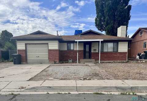 629 Mckee Drive, Gallup, NM 87301