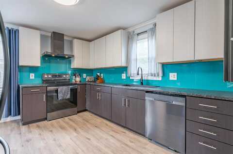 390 Shasta Street, Manchester, NH 03103