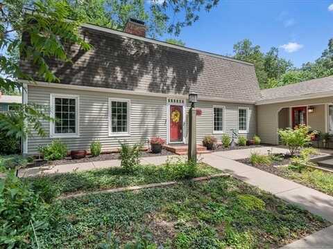 1336 Cherokee Hills Court, Bartlesville, OK 74006