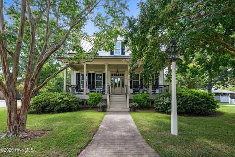 600 Broad Street, Oriental, NC 28571