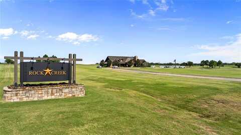 208 Castlewood Street, Whitesboro, TX 76245