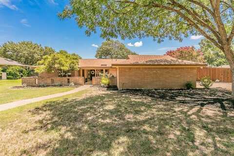 31 Bounty Road E, Benbrook, TX 76132