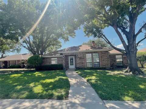 1027 Ridgeview Circle, Carrollton, TX 75007