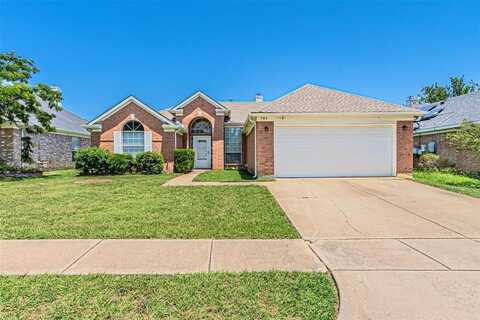 709 Willington Drive, Arlington, TX 76018