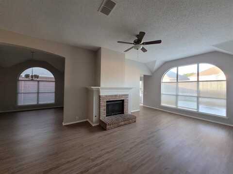 4609 Parkview Lane, Fort Worth, TX 76137