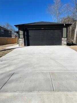 410 S 2nd Street, Bonham, TX 75418