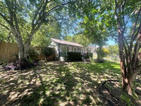 611 Crestside Drive, Duncanville, TX 75137