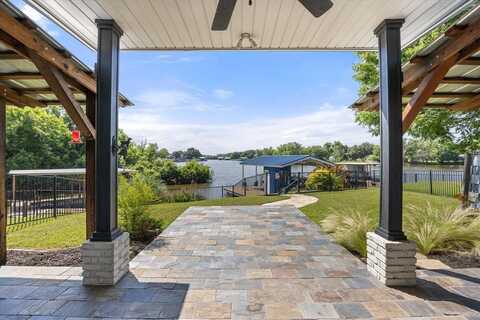 441 E Ewell Street, Granbury, TX 76048