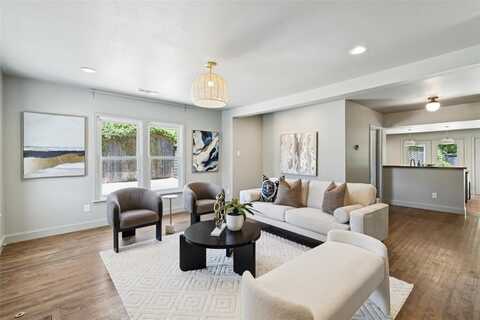 110 N Ravinia Drive, Dallas, TX 75211