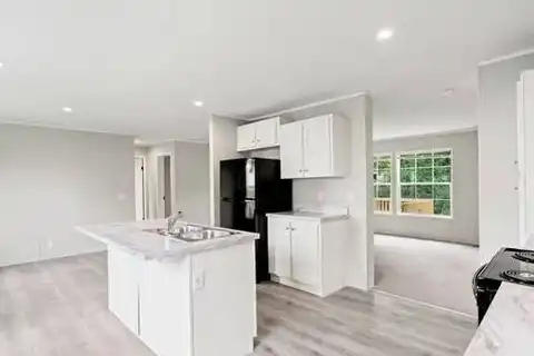 24 Landrey Dr., Vincennes, IN 47591