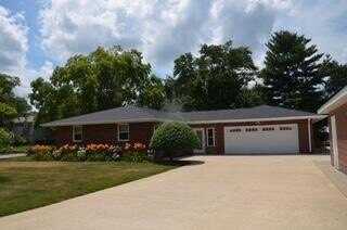 608 Bonn Street, Arthur, IL 61911