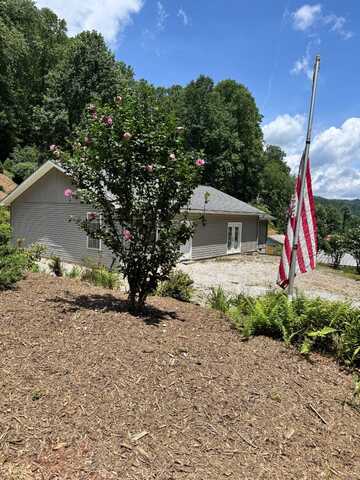 276 Wes Jones Rd, Newland, NC 28657