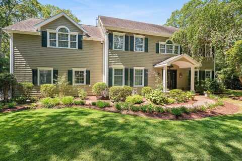 70 Talmage Farm Lane, East Hampton, NY 11937