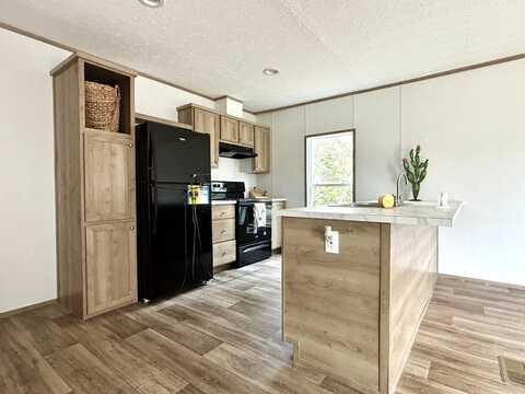 575 Payne Creek, Russellville, AL 35654
