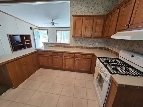 1001 E. MacArthur Rd., Wichita, KS 67216