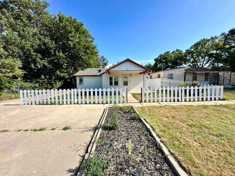 718 W 11th Street, Goodland, KS 67735