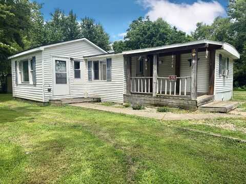 108 Juneberry Dr., Flora, IL 62839