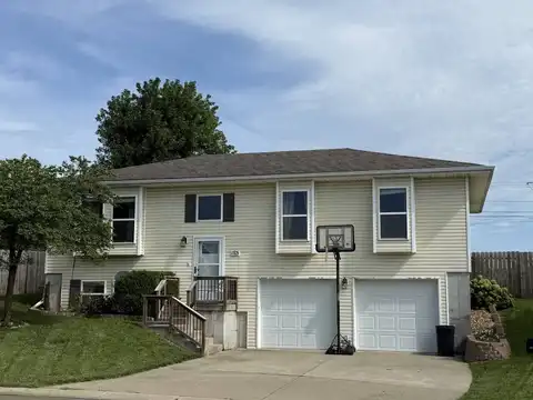 1703 Bluestem Cir, Cameron, MO 64429