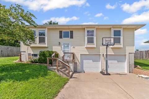 1703 Bluestem Cir, Cameron, MO 64429
