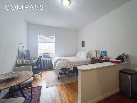 320 West 20th Street, New York, NY 10011