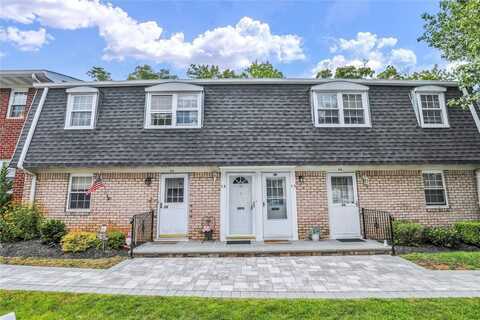 2 Anchorage Lane, Oyster Bay, NY 11771