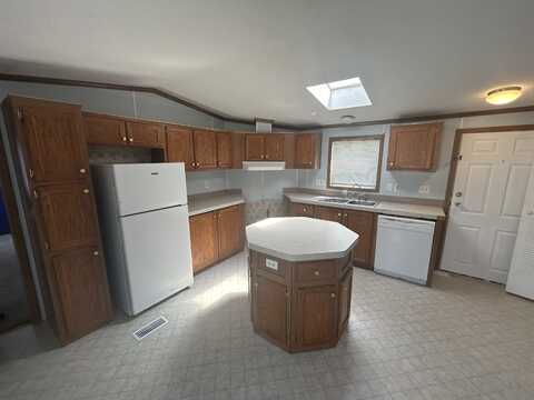 486 California, Belleville, MI 48111