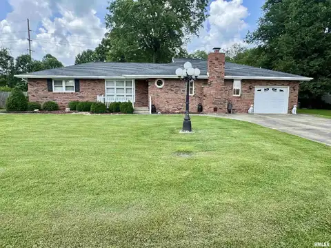 11 W OAK PARK Street, Centralia, IL 62801