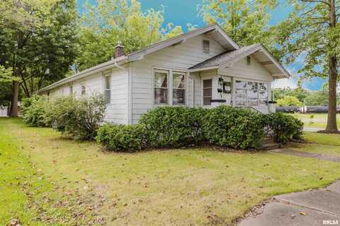 220 S 8TH Street, Herrin, IL 62948