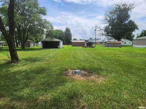 105 W 1ST Street, Ina, IL 62846