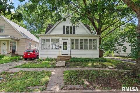 200 N DOUGLAS Avenue, Springfield, IL 62702