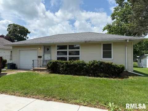 209 S LINCOLN Street, Washburn, IL 61570