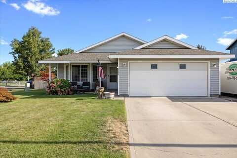 8404 Packard Dr, Pasco, WA 99301