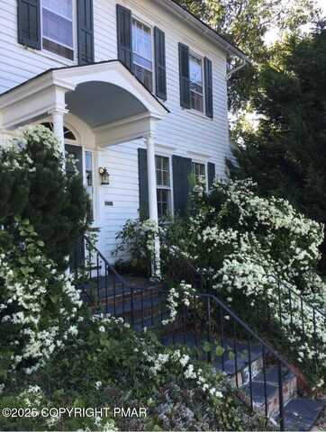 312 N Robinson Avenue, Pen Argyl, PA 18072