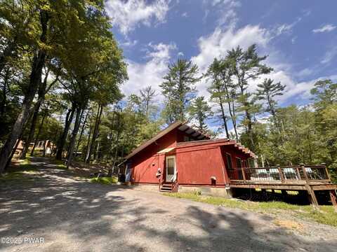 307 Fawn Lake Drive, Hawley, PA 18428