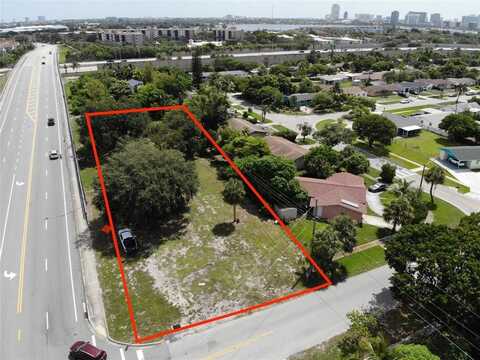 204 S Chillingworth Dr, West Palm Beach, FL 33409