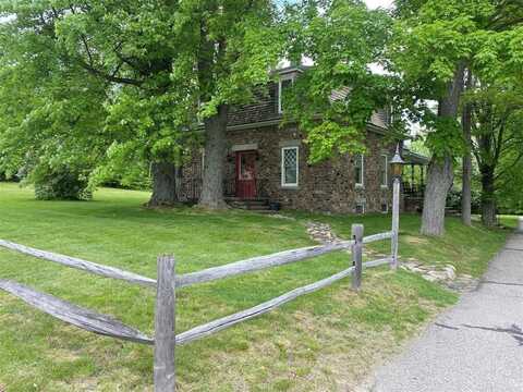 704 Hillside ave, Other City - Not In The State Of Florida, NH 03570