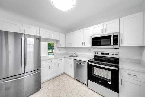 8320 Sands Point Blvd, Tamarac, FL 33321