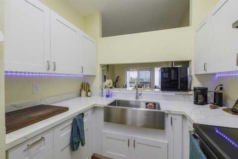 33 Waiaka Ln, Wailuku, HI 96793