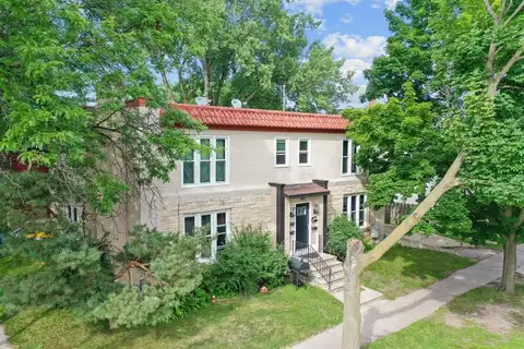 905 STUART Street, GREEN BAY, WI 54301