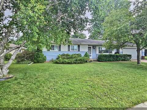 915 W LINWOOD Avenue, OSHKOSH, WI 54901