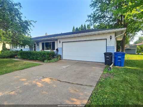 915 W LINWOOD Avenue, OSHKOSH, WI 54901