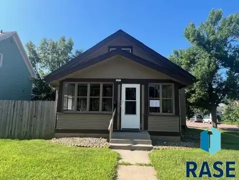 221 W 26th St, Sioux Falls, SD 57105