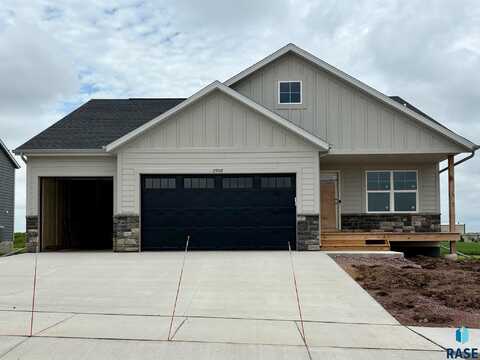 2908 S Copper Creek Ave, Sioux Falls, SD 57110