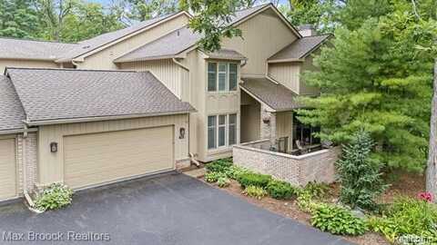 1109 Ivyglen Circle, Bloomfield Hills, MI 48304